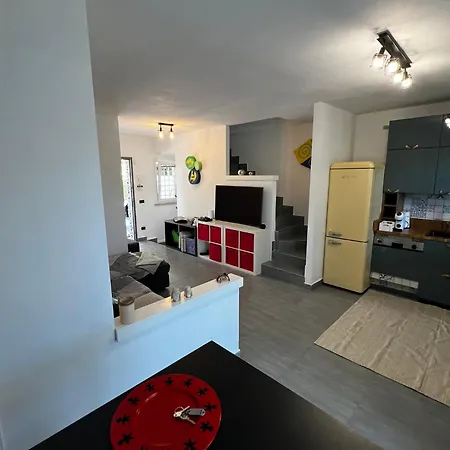 Paola's House 度假居 Vitinia